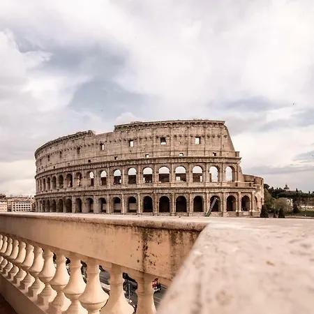 Jacuzzi In Front Of The Colosseum Lejlighed Rom