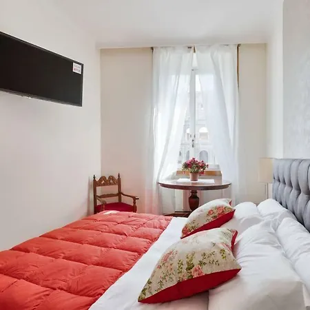 Appartement Jacuzzi In Front Of The Colosseum