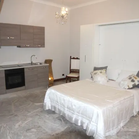 Jacuzzi In Front Of The Colosseum * Rome