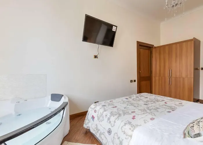 Διαμέρισμα Jacuzzi In Front Of The Colosseum