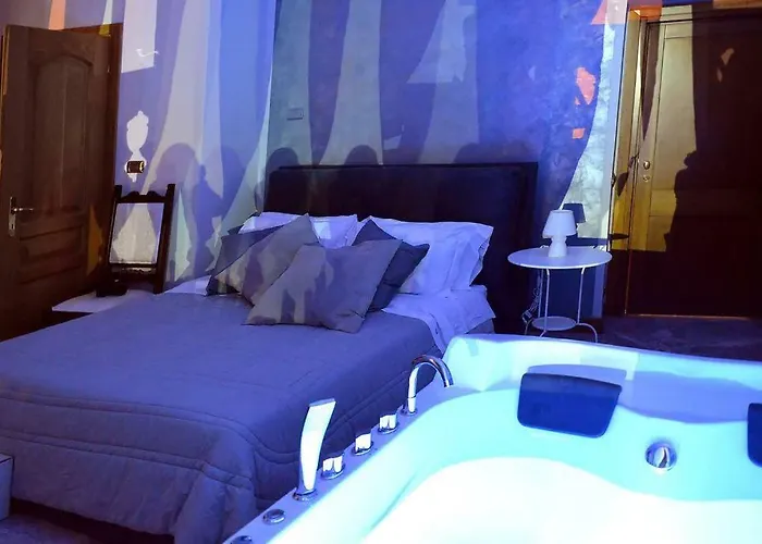 Jacuzzi In Front Of The Colosseum Ρώμη