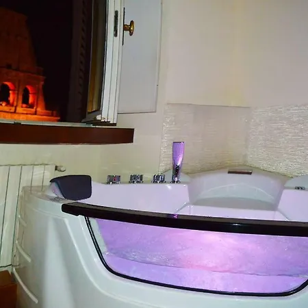 Jacuzzi In Front Of The Colosseum Apartament Rzym