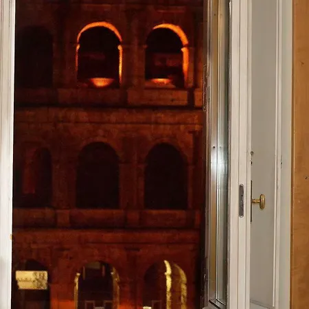 Apartament Jacuzzi In Front Of The Colosseum Rzym