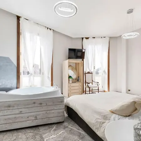 Apartament Jacuzzi In Front Of The Colosseum *