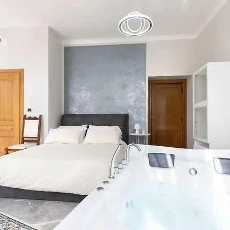 Apartament Jacuzzi In Front Of The Colosseum